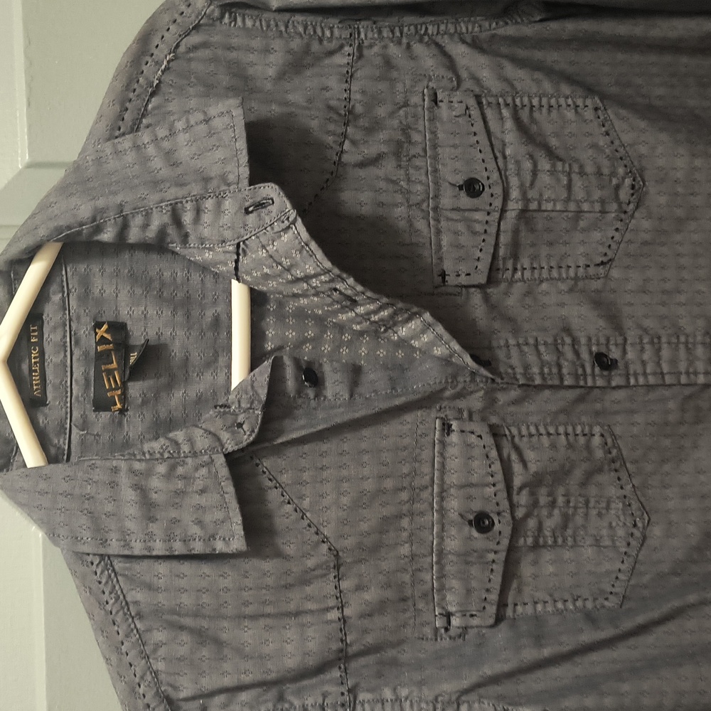 Helix Men's Size Small Athletic Fit Button Down Long Sleeve Shirt